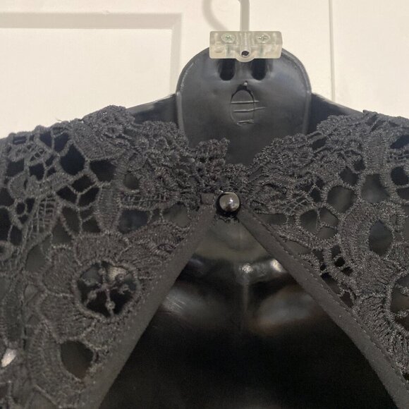 Elegant Black Lace Women's Dress - Picture 4 of 10